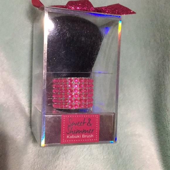 Kabuki brush - Picture 1 of 1